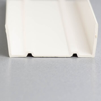 Profilé PVC en U de 100 mm blanc pour chants de cloison
