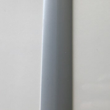 Profilé de jonction aspect aluminium sur plaques blanches