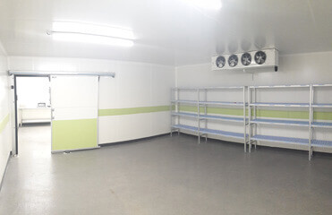 Chambre froide rénovée : panneaux sandwich et installation