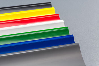 Congés d'angle PVC en différents coloris