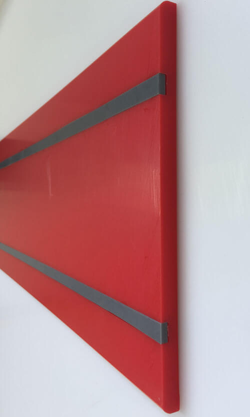 Lisse de protection murale Polyéthylène rouge avec cache-vis gris