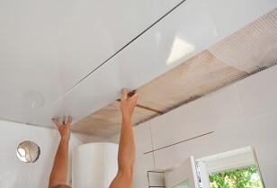 pose lambris PVC au plafond