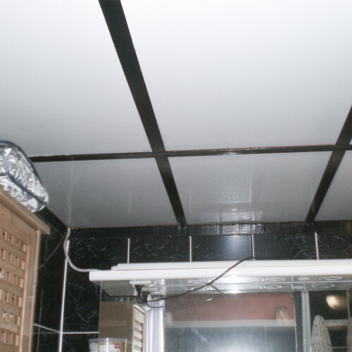 Pose d'un plafond dans une salle d'eau 2