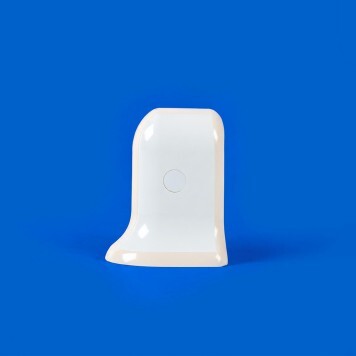 embout gauche pour plinthe blanche PVC avec bouchon