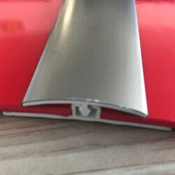 Profilé de jonction aspect aluminium pour plaques de 2 à 3 mm d'épaisseur