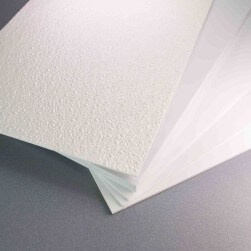 Plaque polyester blanche grainée 2 mm pour rénover vos murs