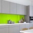 Crédence cuisine réalisée avec avec panneau mural décoratif brillant vert Altro Whiterock Chameleon "Key Lime"