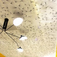 Faux plafond en dalles acoustiques couleur ombelle ardoise