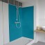Réalisation parois de douche avec panneau mural décoratif brillant Bleu Profond "Night Fall" Altro Whiterock Chameleon