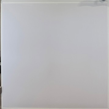 Protection basse pour porte en PVC blanc zoomé