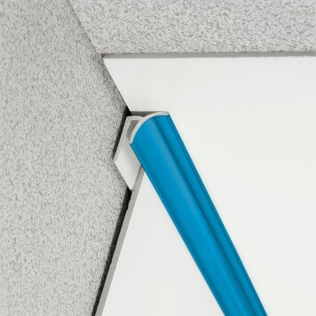 Congé d'angle interne bleu night fall pour plaques PVC épaisseur 2-3 mm en situation