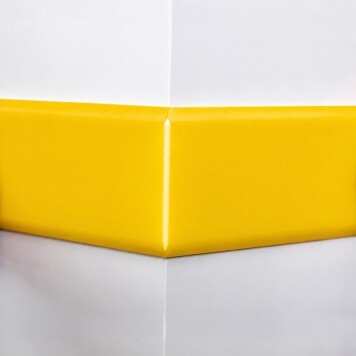 Angle externe pour lisse de protection murale PEHD jaune monté a