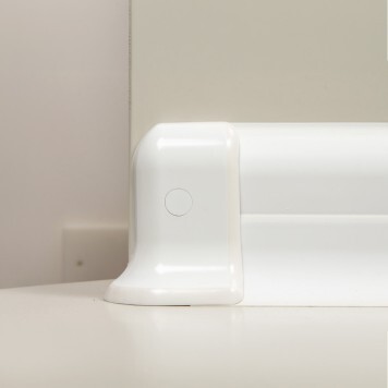 embout gauche pour plinthe blanche PVC monté