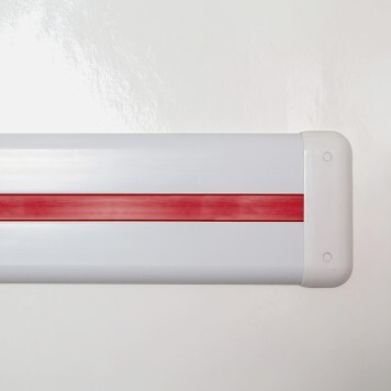 cache vis pvc rouge monté a