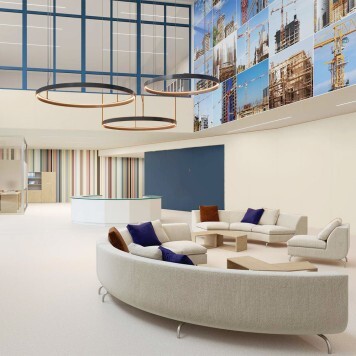 Réalisation hall d'accueil avec Panneau mural décoratif intérieur PVC Satiné Beige "Oyster" Altro Whiterock Satins