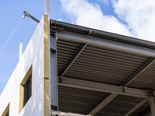 Création d'une façade avec panneau sandwich