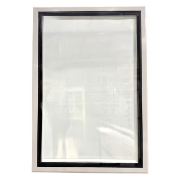 Option Oculus rectangulaire 600 x 400 mm intégré à une Porte