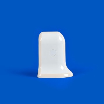 Embout droit blanc pour plinthe PVC avec bouchon