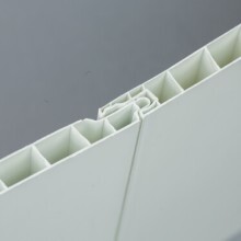 Système de feuillure d'un lambris PVC blanc