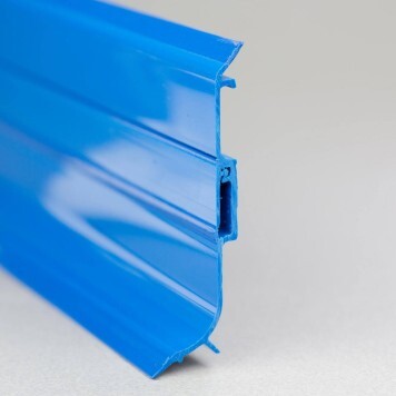 Plinthe PVC bleue à lèvres souples vue section