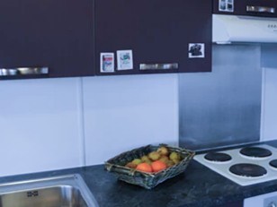 Exemple réalisation crédence avec plaque satinée épaisseur 2 mm