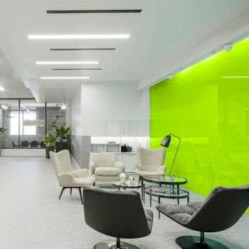 Réalisation vestiaire et douches avec Panneau mural décoratif brillant vert Altro Whiterock Chameleon "Key Lime"