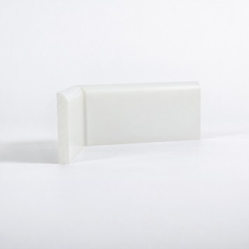 Angle interne pour plinthe Polyéthylène blanche tranche a