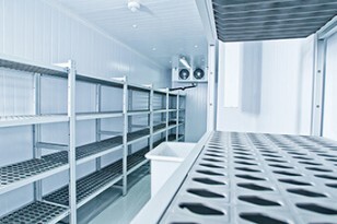 Rayonnage dans une chambre froide