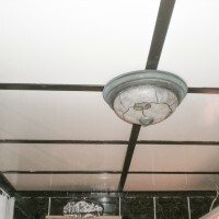 Pose d'un plafond dans une salle d'eau
