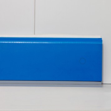 Plinthe à joints souples Polyéthylène bleue posée