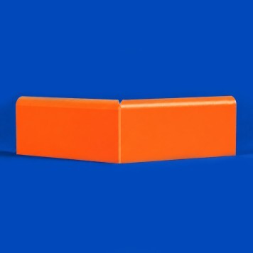 Angle externe pour Plinthe Polyéthylène orange face a