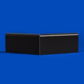 Angle externe pour Plinthe Polyéthylène noire face a